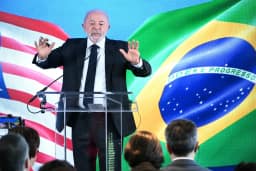 Lula diz que enfrentará tentativa de interferência dos EUA nas eleições e considera ‘irresponsável’ revogação do visto de embaixadora