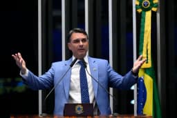 Sem amparo legal, pedido de Flávio Bolsonaro para anular eleição não deve prosperar