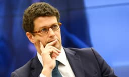 Salles desiste de concorrer ao Senado em SP e declara apoio a Derrite e André do Prado