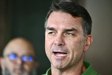 PT aciona TSE contra Flávio Bolsonaro por vídeo com IA