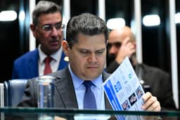 A reclamação de Alcolumbre sobre pressão para pautar o fim da jornada 6×1