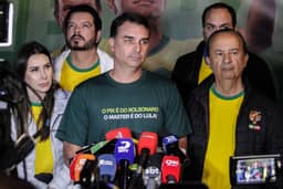 Como o PT deve explorar o silêncio de Flávio Bolsonaro, que segue sem prestar contas sobre Vorcaro