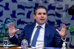 Motta anuncia criação de comissão especial para discutir PEC que reduz a maioridade penal