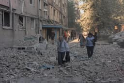 Maior ataque russo contra Kiev desde o início da guerra deixa pelo menos 17 mortos
