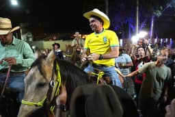 Agenda dos candidatos: Flávio Bolsonaro mira empresários em SP; Lula fica em Brasília