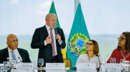 Lula recebe pastores no Planalto e diz ser contra atos políticos em igrejas