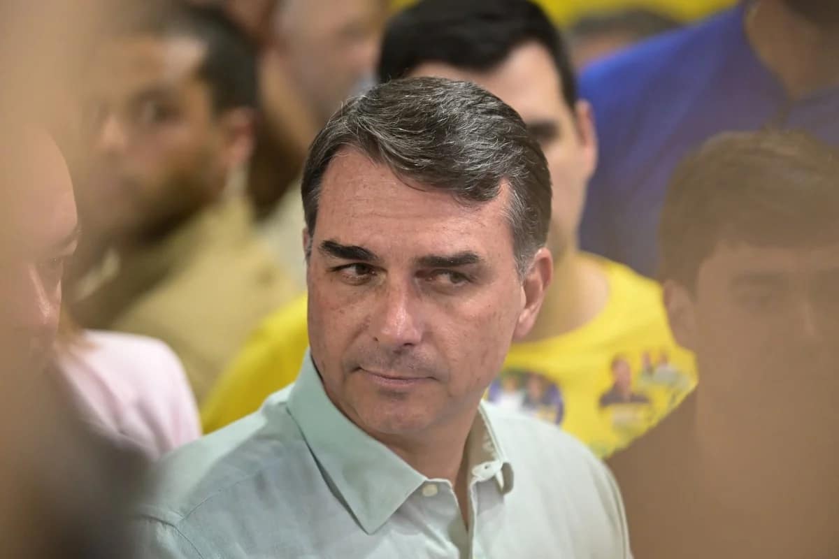 Flávio Bolsonaro venceria Lula em 2º turno no Rio Grande do Sul, mostra Real Time Big Data