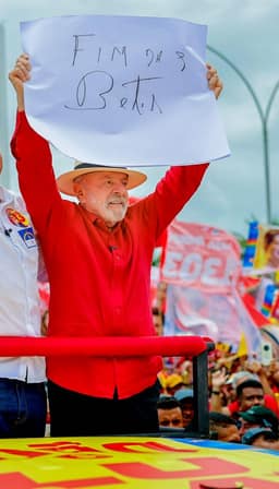 Agenda dos candidatos: Lula vai a MG; Flávio Bolsonaro fica em Brasília