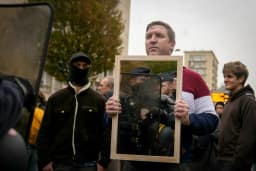 França vive mais um dia de protestos com forte contingente policial