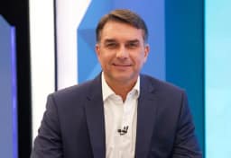 Flávio Bolsonaro é alvo de ‘panelaço’ durante entrevista na ‘Globo’