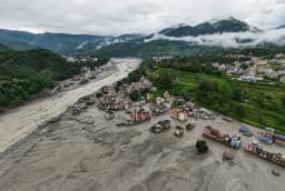 Número de mortos em enchentes no Nepal e no Tibete sobe para mais de 580, e quase 2 mil seguem desaparecidos