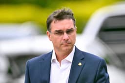 Federação PP-União pode retirar apoio a Flávio Bolsonaro após crises do tarifaço e com Michelle
