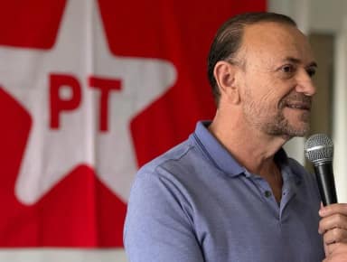 Cúpula do PT projeta 100 deputados da federação contra 99 do PL em 2026