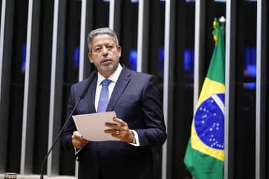 Arthur Lira e Michelle Bolsonaro definem suplentes ao registrar chapas ao Senado
