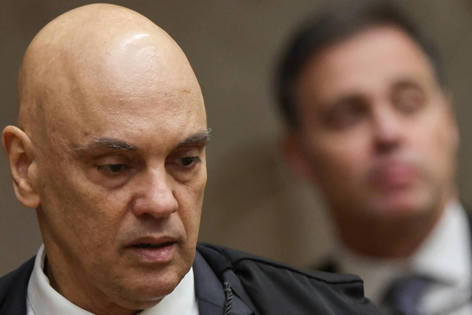 Fachin dá cinco dias úteis a Mendonça e Moraes após relatório da Polícia Federal