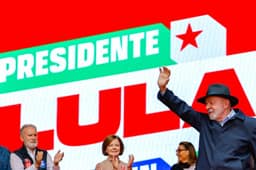 Lula detona Eduardo Bolsonaro: “Esse país não comporta político vira-lata”