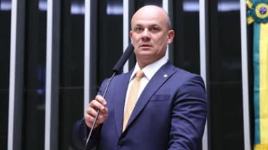 Câmara dos Deputados corta de 30 para 25 anos a atividade militar de PMs