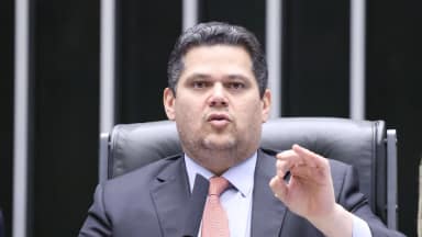 Alcolumbre resiste a impeachment de Moraes e cita R$ 130 milhões do filme Dark Horse