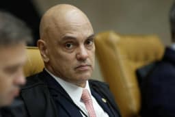 Moraes vê “farsa” e “vingança” e diz que relatório de Mendonça não indica crime