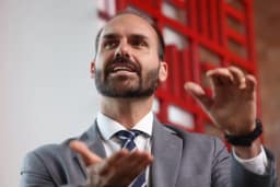 Eduardo Bolsonaro é condenado por difamação contra Tabata Amaral