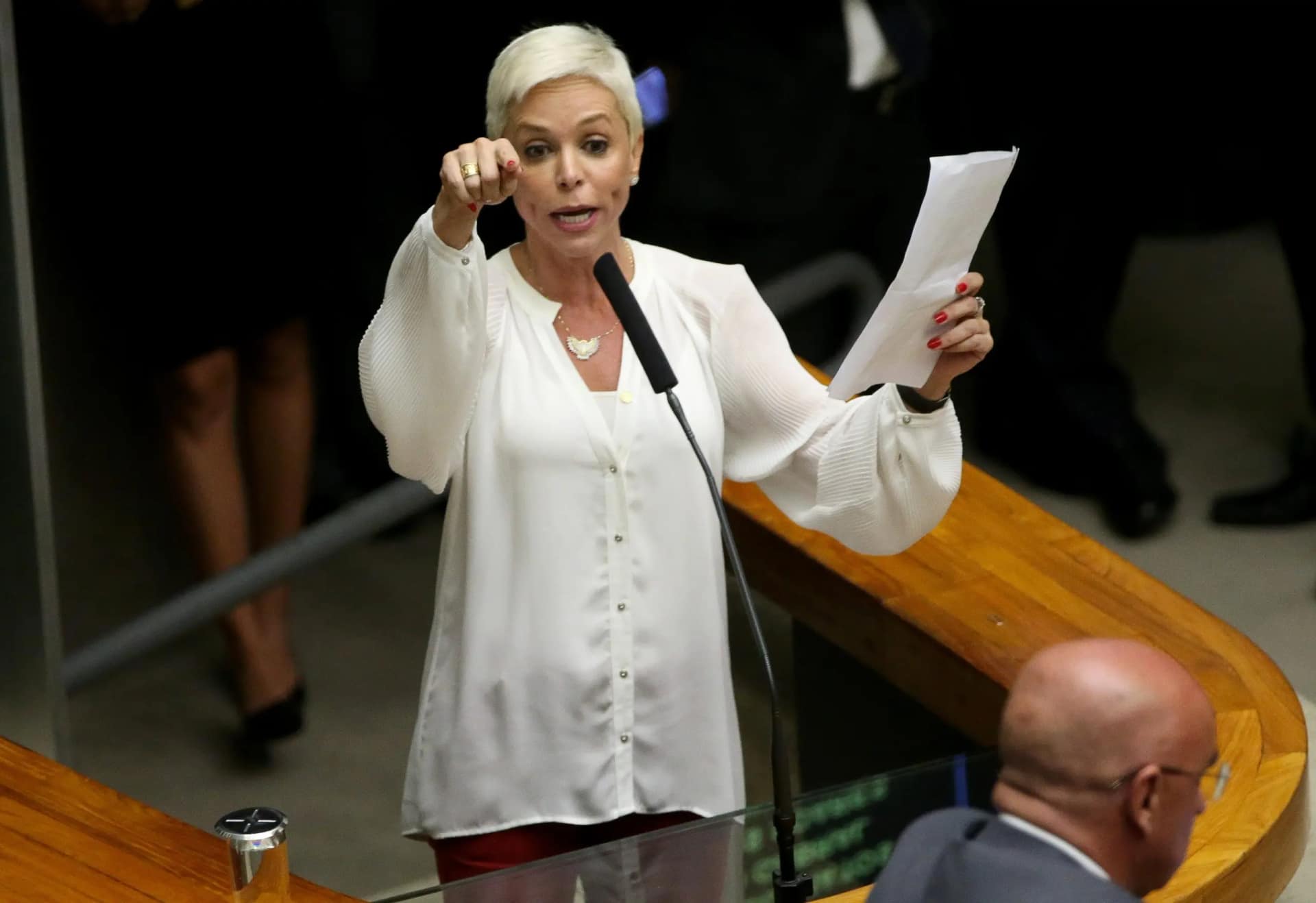 TRE-RJ indefere 15 registros e aplica tese da milícia de gravata no Rio