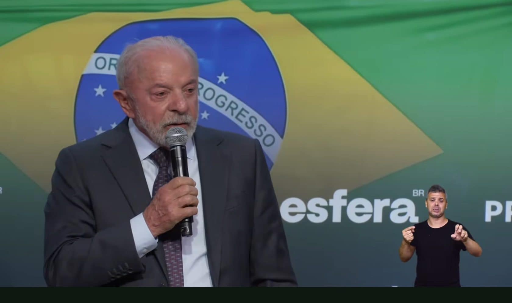 Lula diz a empresários que voto em 4 de outubro decide democracia ou barbárie