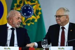 Desafio é desvincular imagem de Lula da crise no STF, diz coordenador de campanha