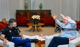 “Vamos proibir”: Lula propõe limitar cartões de crédito por pessoa