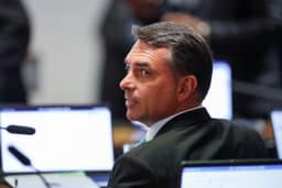 Flávio Bolsonaro pretende indicar ao STF ministros patriotas e contra aborto e drogas