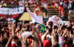 Eleições 2026: Lula lança campanha de chapéu e com vídeo para Lula de 1979