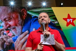 Presidente do PT admite falhas na campanha de Lula no 1º turno e diz que faltou diálogo com setores