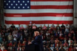 Eleições de meio de mandato: pesquisas apontam derrota para partido de Trump
