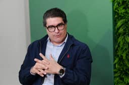 Barrado no Republicanos, Cleitinho tem convite para ir ao MDB
