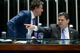 Alcolumbre planeja indulto ou anistia a Bolsonaro em busca de votos da direita para se reeleger