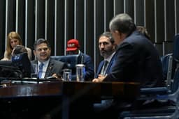 Fim da escala 6x1 fica para depois do 1° turno, e governistas admitem que Alcolumbre cumpriu acordo