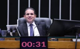 Câmara aprova MP da 'taxa das blusinhas' em votação relâmpago e simbólica