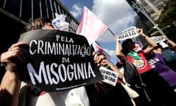 Mulheres vão às ruas e pressionam Hugo Motta para votar PL da Misoginia